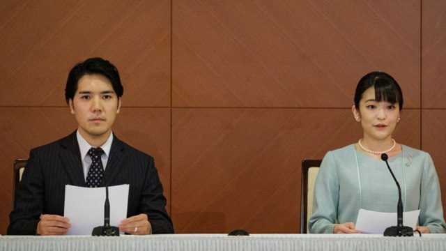 GALA VIDÉO - Nouvelle vie de Mako du Japon : au fait, les dettes de son mari ont-elles été réglées?