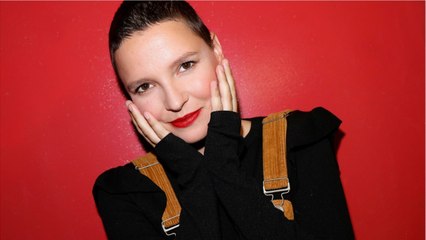 GALA VIDEO - Le saviez-vous ? Anne Sila a été poignardée par son ex-compagnon avant The Voice.