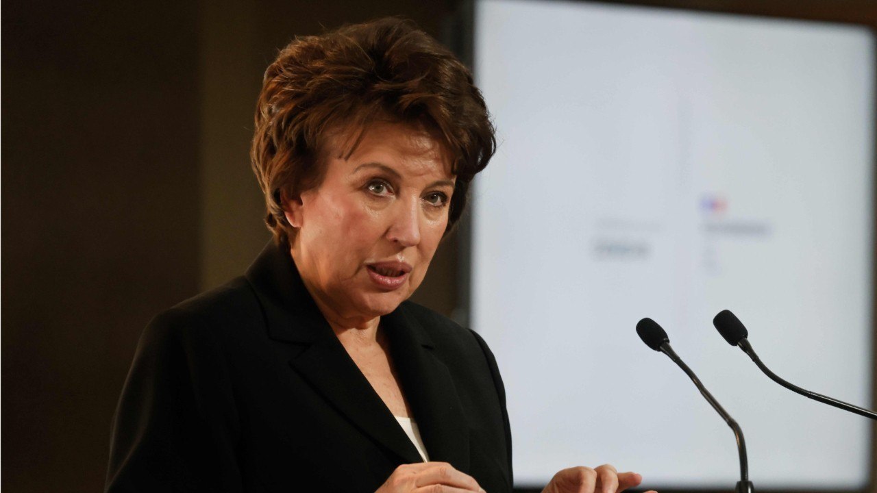 GALA VIDEO - Roselyne Bachelot ne veut pas d'une image de « mère fouettarde " : ses propos cash