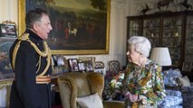 GALA VIDEO - Elizabeth II souriante : ces images qui rassurent sur son état de santé.
