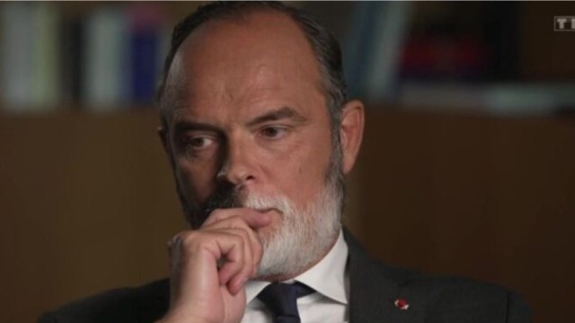GALA VIDEO - « C'était un taiseux : Édouard Philippe se confie comme jamais sur sa relation avec son père
