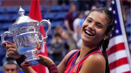GALA VIDEO - US Open : Emma Raducanu triomphe à 18 ans ! Fières, Kate Middleton et la reine la félicitent.