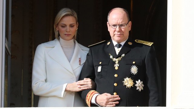 GALA VIDEO - Albert et Charlene de Monaco : un spécialiste du langage corporel décrypte leurs retrouvailles...