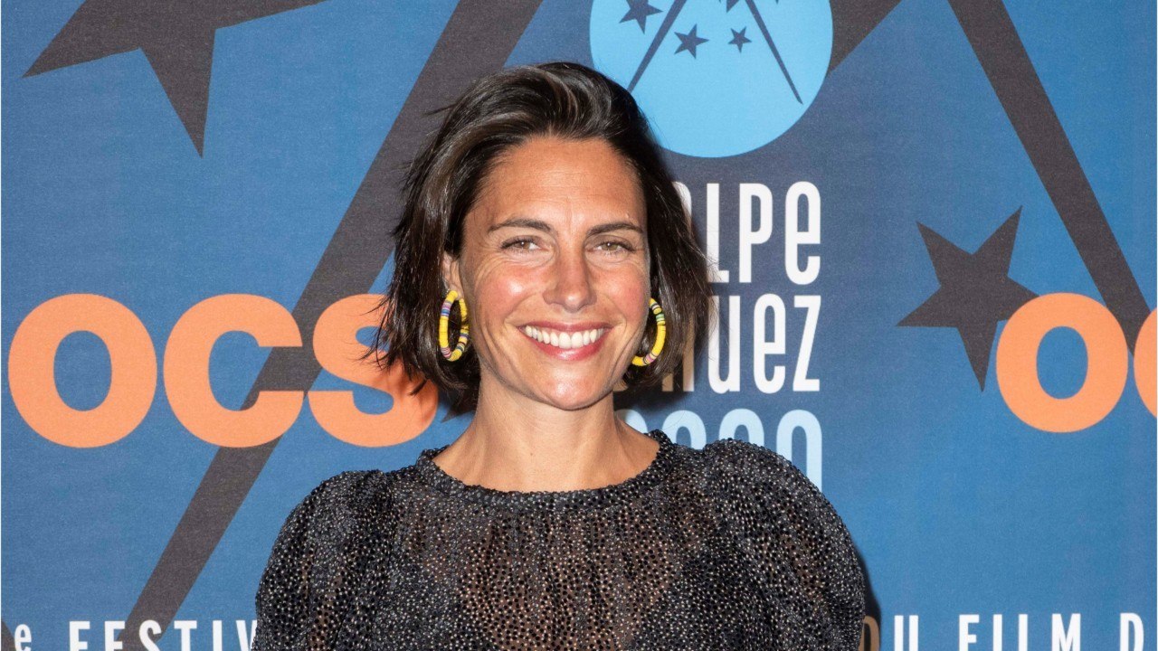 GALA VIDEO - PHOTO – Alessandra Sublet blonde : cette nouvelle couleur de cheveux qui change tout !