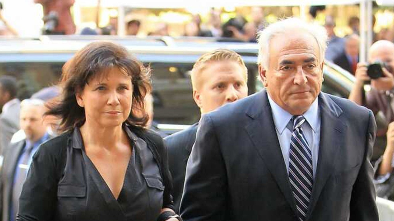 GALA VIDEO - Dominique Strauss-Kahn et Anne Sinclair : quelle est leur relation aujourd'hui ?