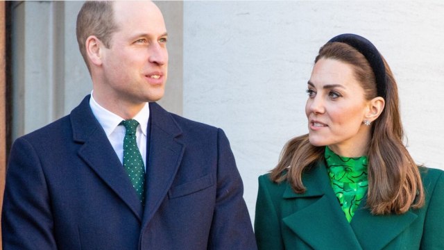 GALA VIDEO - « Personne ne la regarde : Kate Middleton n'est pas la maman la plus populaire à l'école de George et Charlotte.
