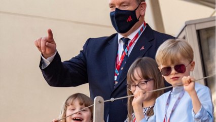 GALA VIDÉO - Albert de Monaco : un papa-gâteau comme les autres avec Jacques et Gabriella
