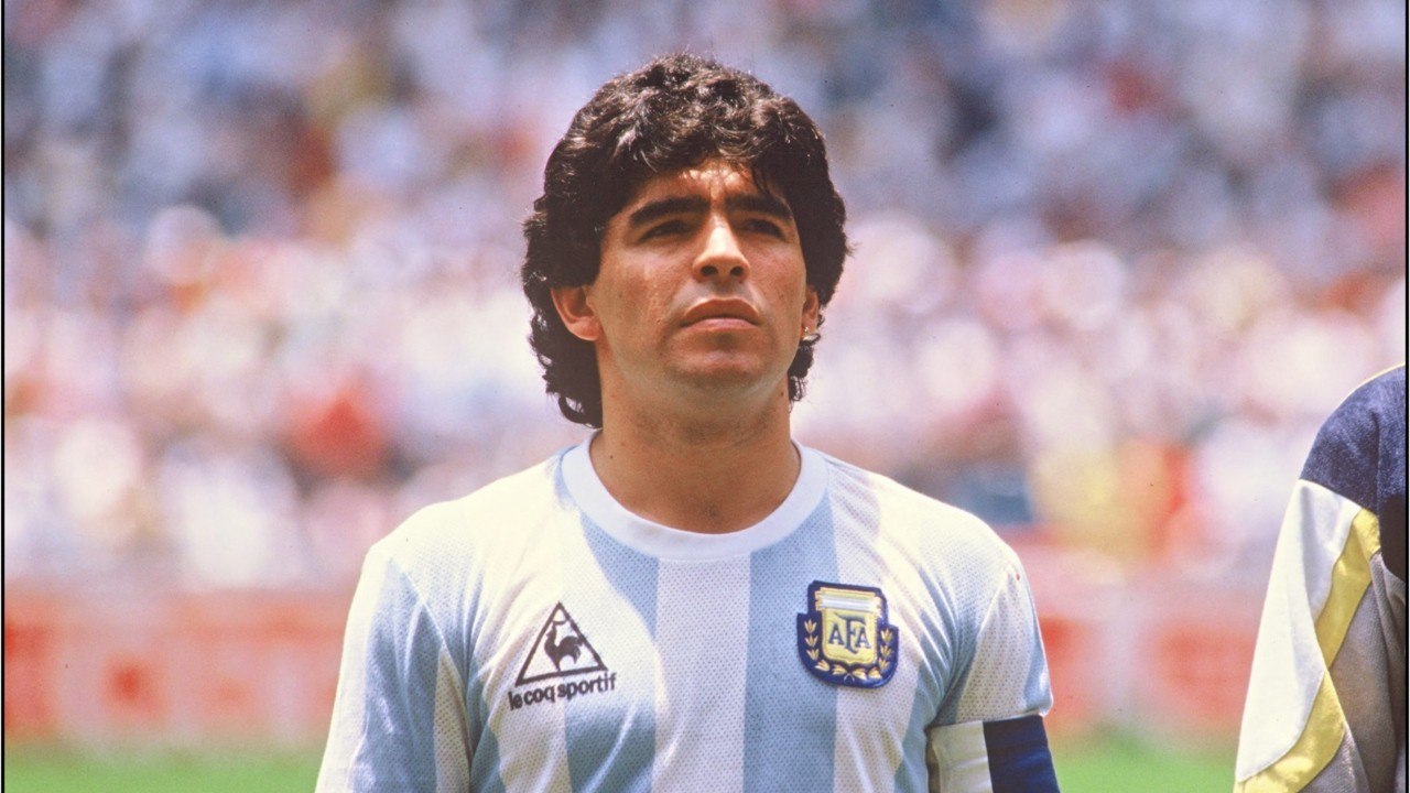 GALA VIDEO - Diego Maradona mort à cause de son traitement « très mauvais " ? La polémique enfle