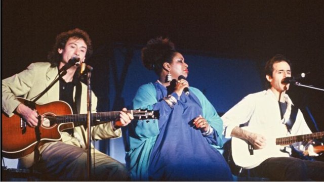 GALA VIDEO -Jean-Jacques Goldman : comment il a réagi à la mort de Carole Fredericks