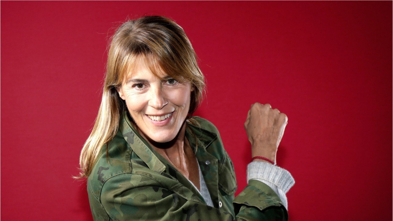 GALA VIDEO – Nathalie Simon en forme à 57 ans :...