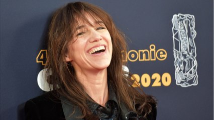 GALA VIDÉO - Charlotte Gainsbourg : son chien n'en fait qu'à sa tête