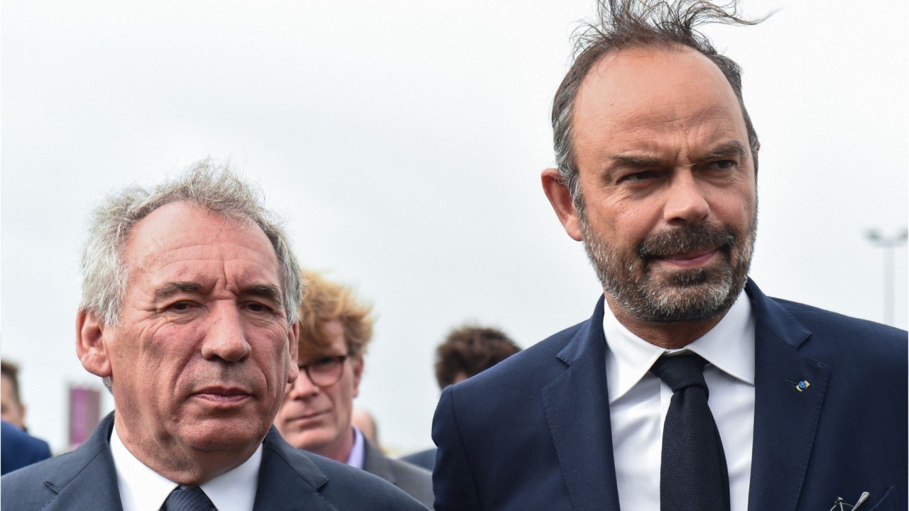 GALA VIDEO - « Ils se détestent cordialement " : la brouille de ces deux ténors politiques désole un ministre.