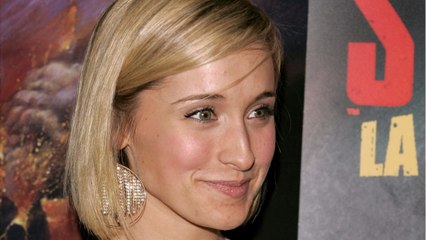GALA VIDEO - Allison Mack (Smallville) condamnée à de la prison pour trafic sexuel