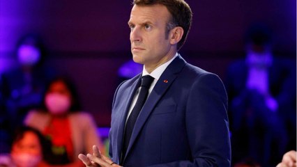 GALA VIDÉO - "Une connerie" : Emmanuel Macron ne fait pas l'unanimité