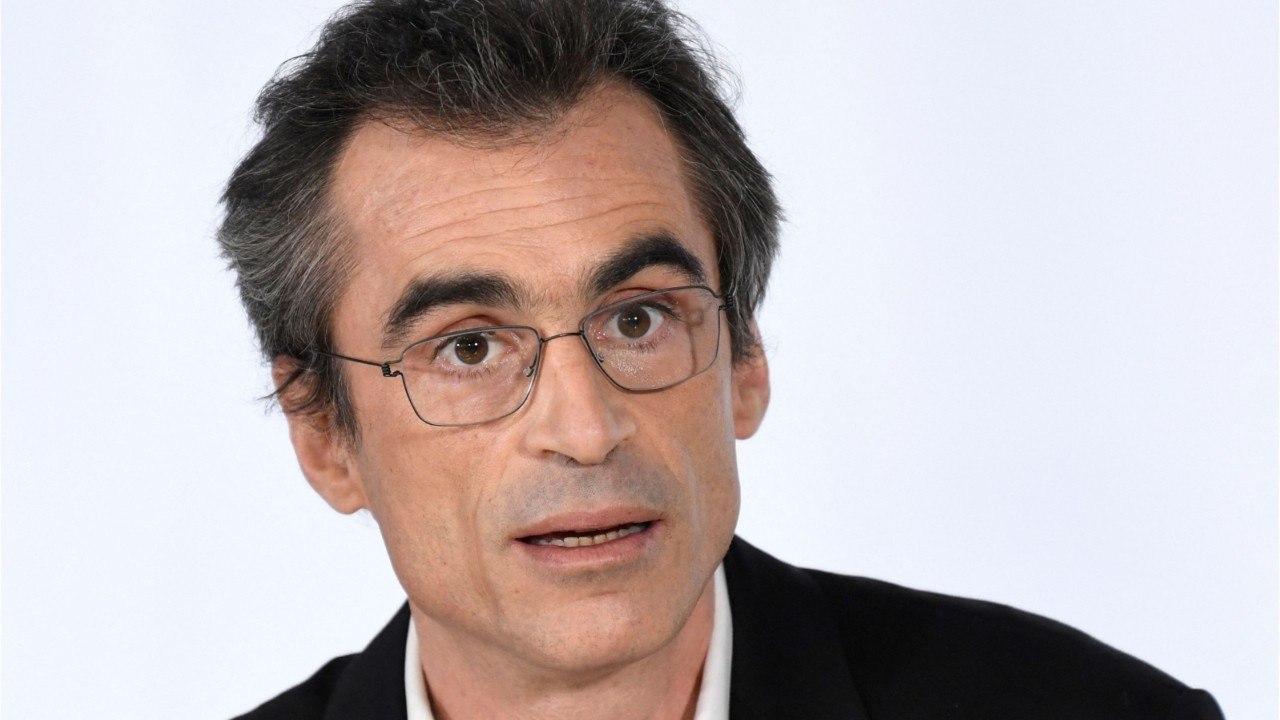 GALA VIDÉO - Raphaël Enthoven et « l'étonnant zizi " de Nicolas Sarkozy : l'ex de Carla Bruni ose !
