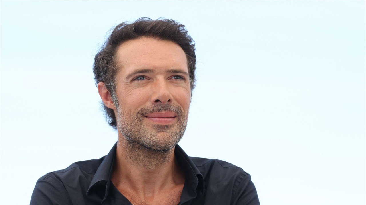 GALA VIDEO - Nicolas Bedos évoque son deuil « masochiste " à la mort de son père et de Jean-Loup Dabadie