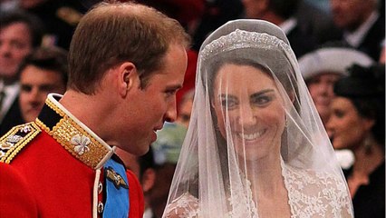GALA VIDEO - « Pour l'amour de Dieu, je suis trop jeune ! " : Quand William refusait d'épouser Kate Middleton