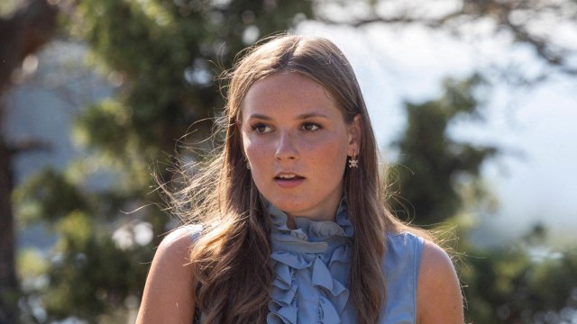 GALA VIDEO - La princesse Ingrid Alexandra de Norvège positive au Covid-19 : la famille royale prend ses précautions