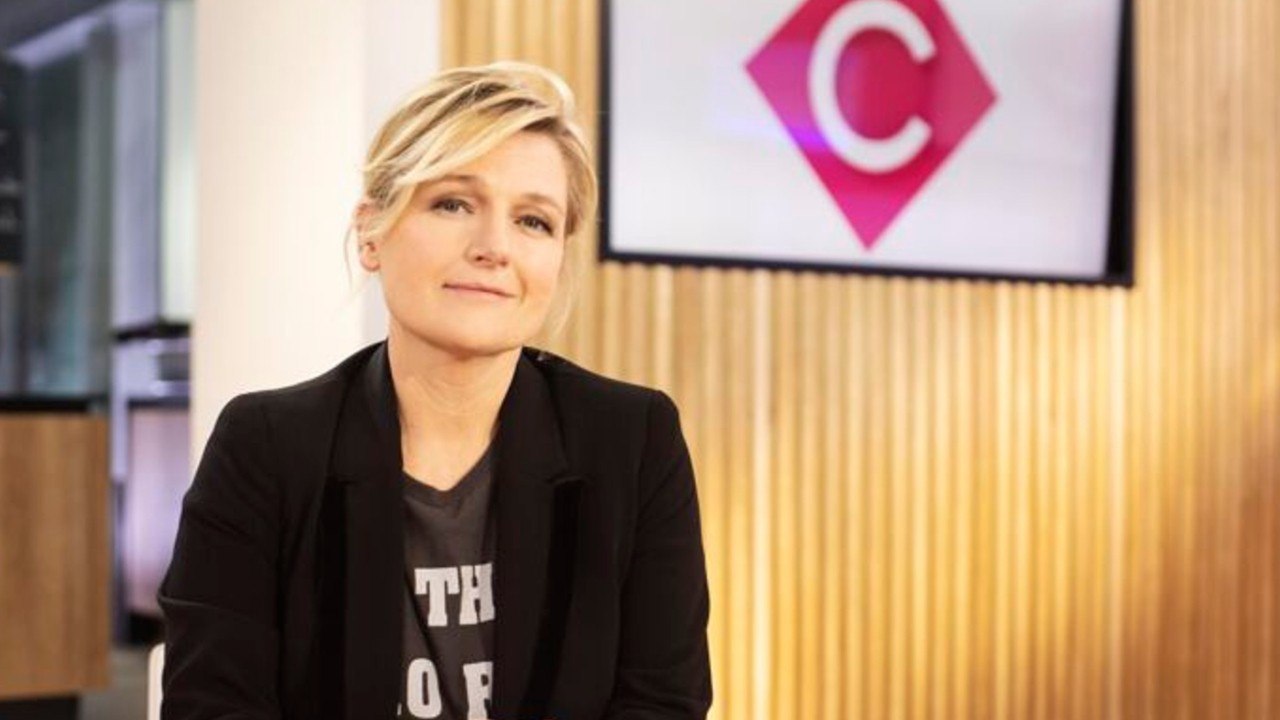 GALA VIDEO - « Des sujets qu'il ne faut pas aborder la bouche pleine " : pourquoi les politiques sont rares dans C à vous