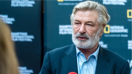 GALA VIDEO - Affaire Alec Baldwin : les langues se délient… « Il est censé vérifier les armes, il est responsable ".