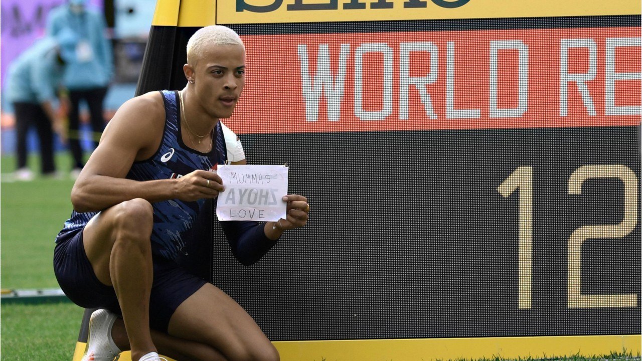 GALA VIDEO - Sasha Zhoya : qui est cet athlète français qui a pulvérisé le record du monde du 110 mètres haies ?