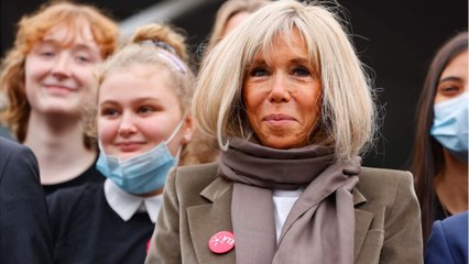 GALA VIDEO - Brigitte Macron : comment elle combat "les fantasmes autour de l'épouse du Président"