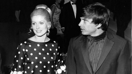 GALA VIDÉO - Le saviez-vous ? Catherine Deneuve : Mick Jagger a été son témoin de mariage