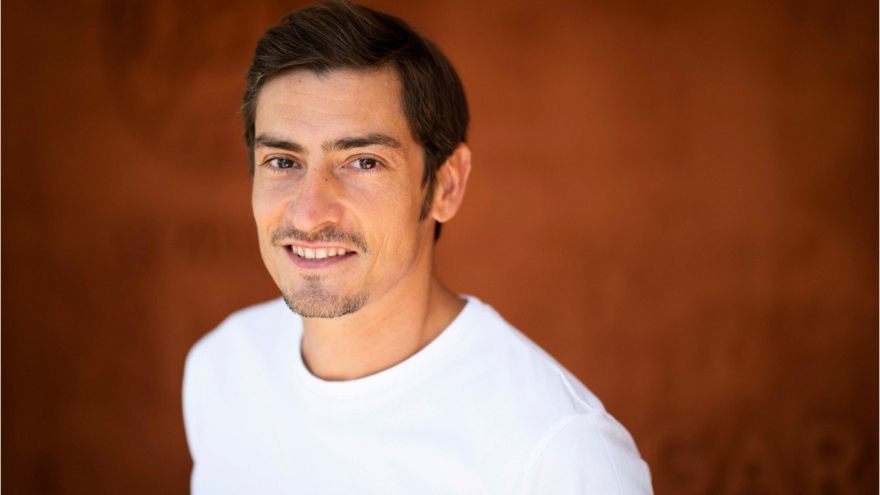 GALA VIDÉO - « Allez s’il te plaît " : comment Claude Dartois a supplié sa femme pour participer à Koh Lanta All Stars