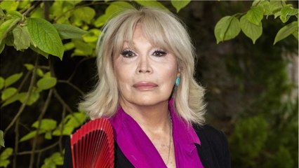 GALA VIDEO - « C'est très compliqué " : Amanda Lear obligée d'avoir un permis de séjour pour rester en France