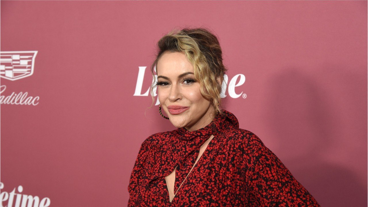 GALA VIDEO - Alyssa Milano émouvante sur ses fausse-couches et avortements