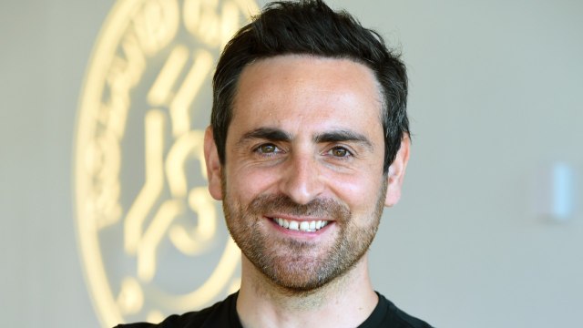 GALA VIDEO - Camille Combal atteint d'une maladie génétique : ce qui a changé dans son quotidien