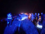 Son dakika haber... Bariyerlere çarpan otomobilin sürücüsü hayatını kaybetti