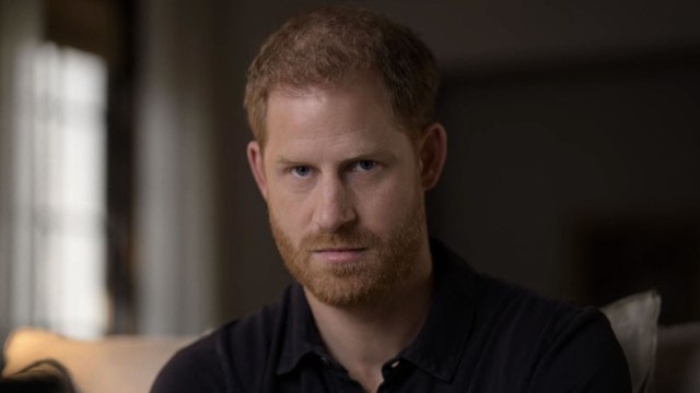 GALA VIDEO - « Ils ont tenté de salir Meghan : le prince Harry n'épargne personne, pas même la reine.