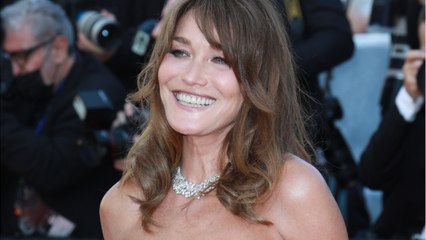 GALA VIDÉO - Giulia Sarkozy fait sa rentrée scolaire : Carla Bruni émue