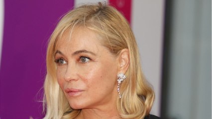 GALA VIDEO - Emmanuelle Béart distribue les uppercuts à Emmanuel Macron et François Hollande (1)