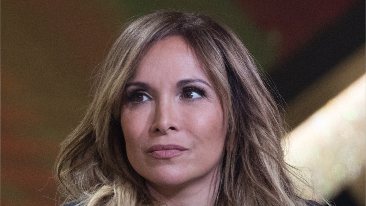 GALA VIDÉO - Hélène Ségara vexée par les critiques : "On a dit que j'avais raté ma chirurgie esthétique"