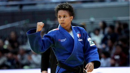 GALA VIDÉO - Amandine Buchard et son coming-out : la réaction difficile de sa mère