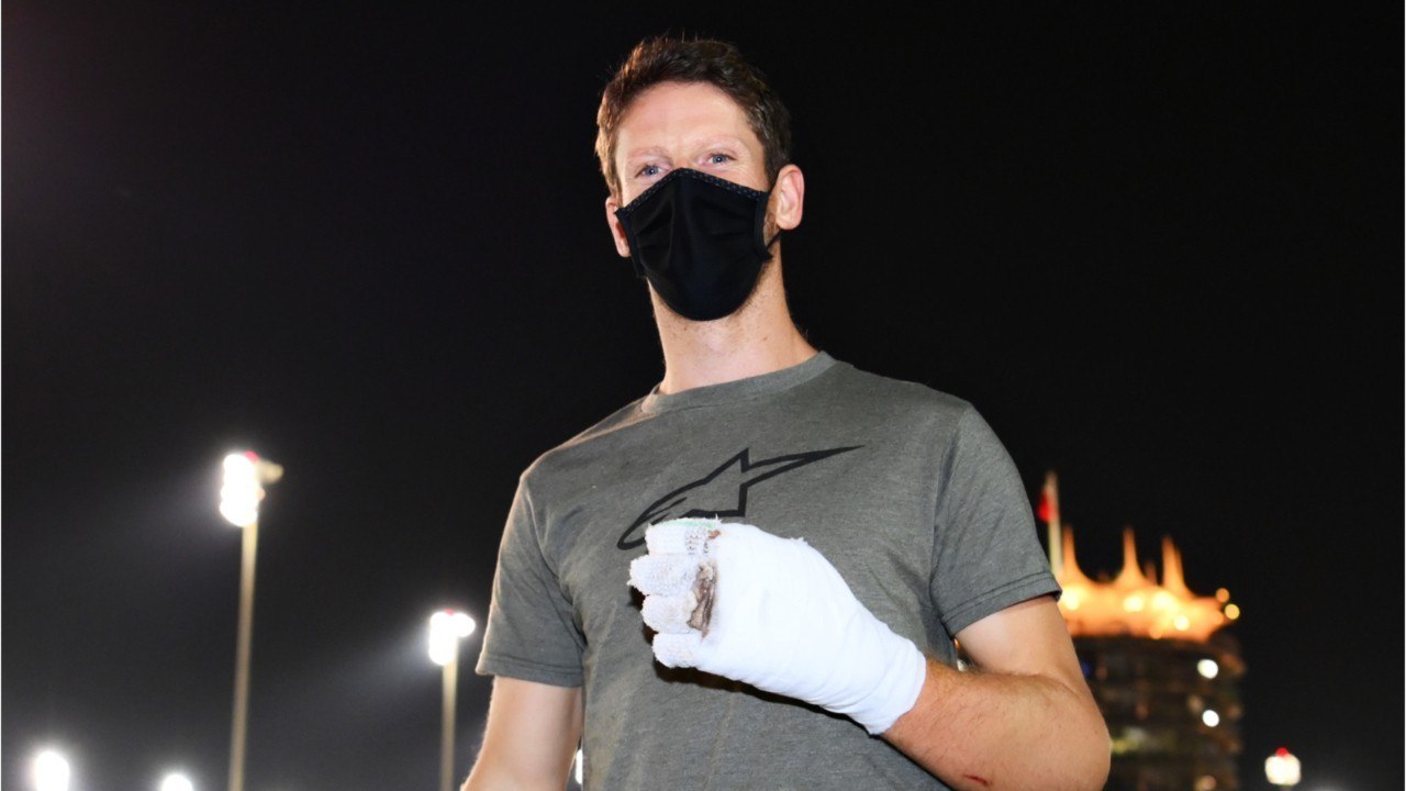 GALA VIDEO - Romain Grosjean : la photo de sa main brûlée va vous impressionner.