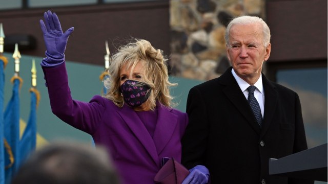 GALA VIDÉO - Joe et Jill Biden transparents sur leurs revenus... pas comme Donald et Melania Trump