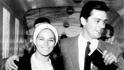 GALA VIDEO - Le saviez-vous ? Nathalie Delon : Alain Delon a été soupçonné du meurtre de son amant (1)