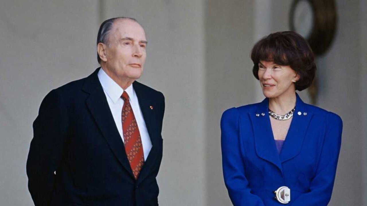 GALA VIDEO - Danielle Mitterrand en vacances av...