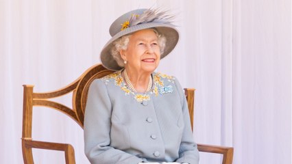 GALA VIDEO - Elizabeth II heureuse : la reine accueille un nouveau membre dans sa famille