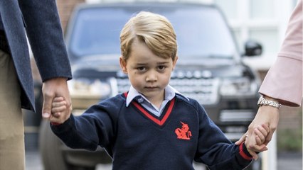 GALA VIDÉO -Le prince George déjà préparé à son destin de roi par Kate et William : ça ne rigole plus