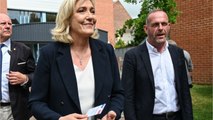 GALA VIDÉO - « Pourquoi Marine Le Pen ressemble à un gros monstre sans lèvre ? 