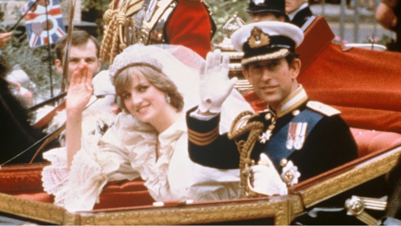GALA VIDEO - Mariage de Charles et Diana : 40 ans après, une vente aux enchères qui fait parler…