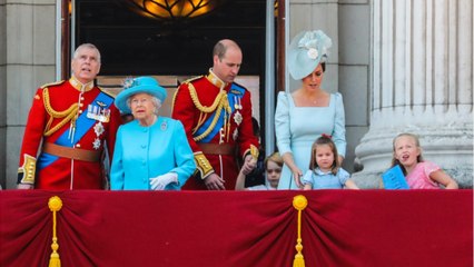 GALA VIDEO - Princesse Charlotte : le sosie parfait de son arrière-grand-mère la reine Elizabeth II