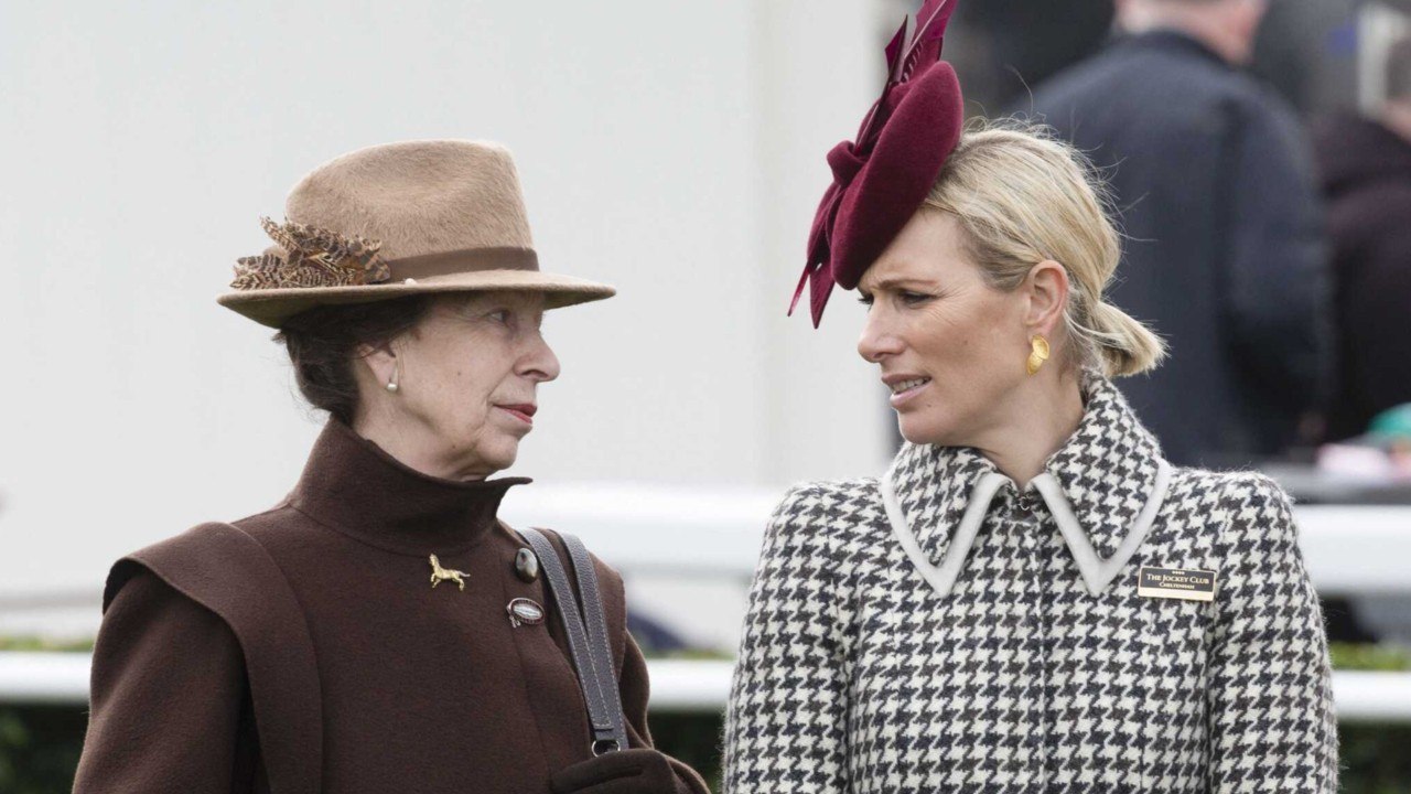 GALA VIDEO - Zara Phillips : sa demi-sœur « secrète " Stephanie Phillips, s’est fiancée.