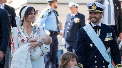 GALA VIDEO - PHOTO – Carl Philip et Sofia de Suède : grosse frayeur au baptême de leur fils.