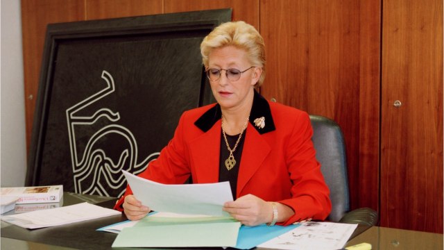 GALA VIDÉO - Patrick Balkany méconnaissable : Isabelle Balkany dévoile un cliché de jeunesse