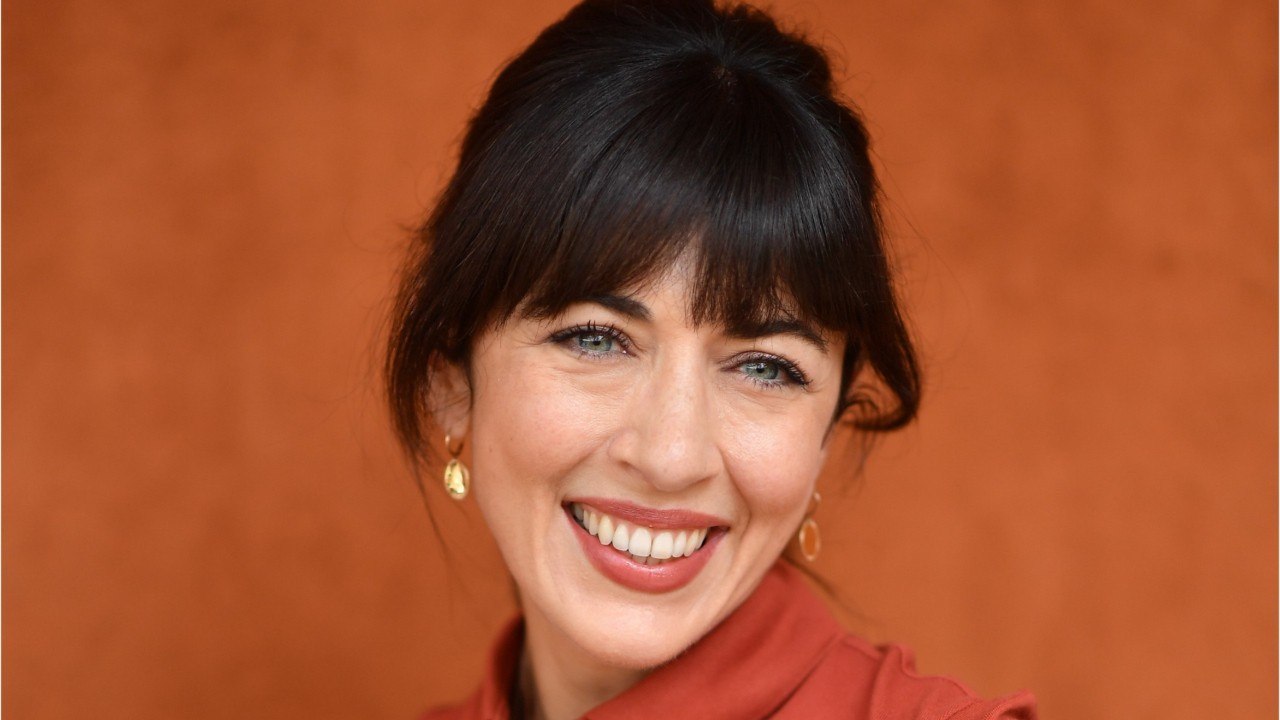 GALA VIDEO - PHOTO – Nolwenn Leroy en rollers et look rétro : elle en met plein les yeux !